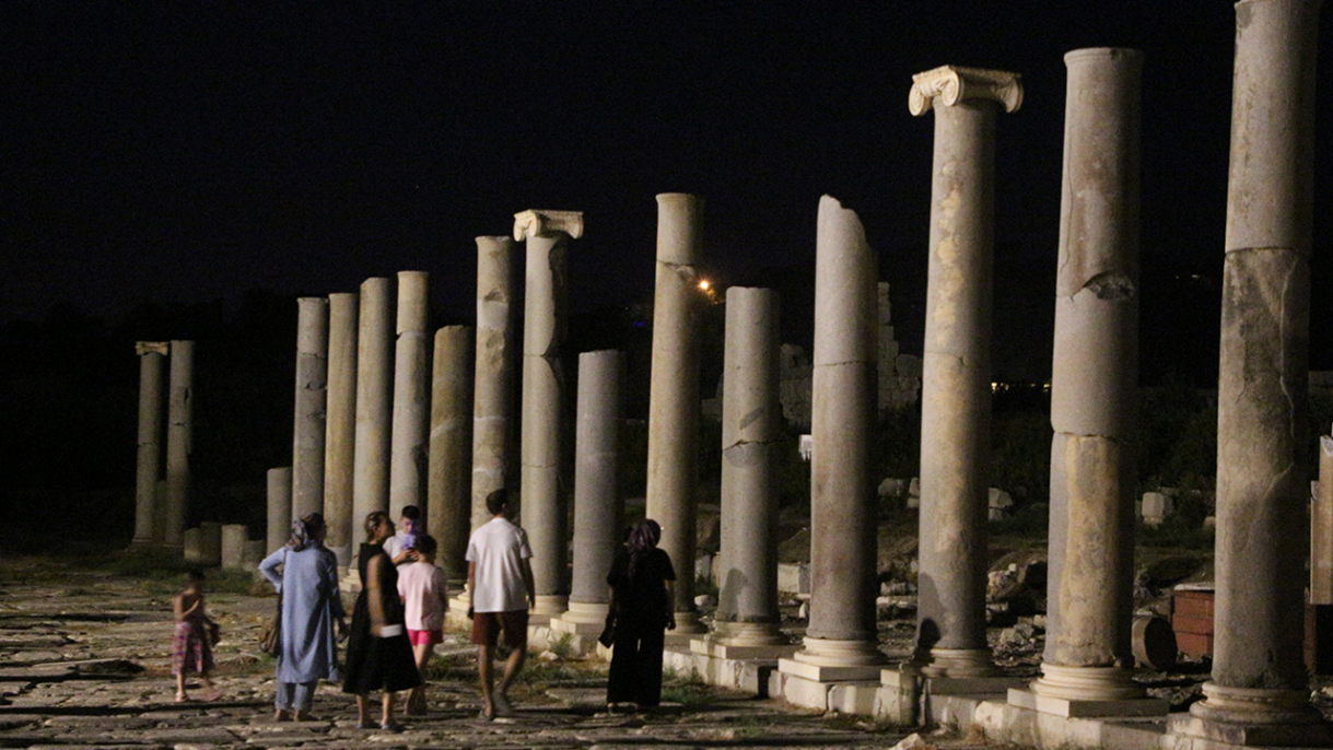 Patara, ziyaretçilerini yıldızların altında tarihi yolculuğa çıkarıyor 4