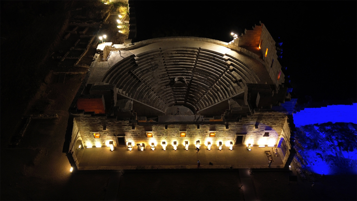 Patara, ziyaretçilerini yıldızların altında tarihi yolculuğa çıkarıyor 8